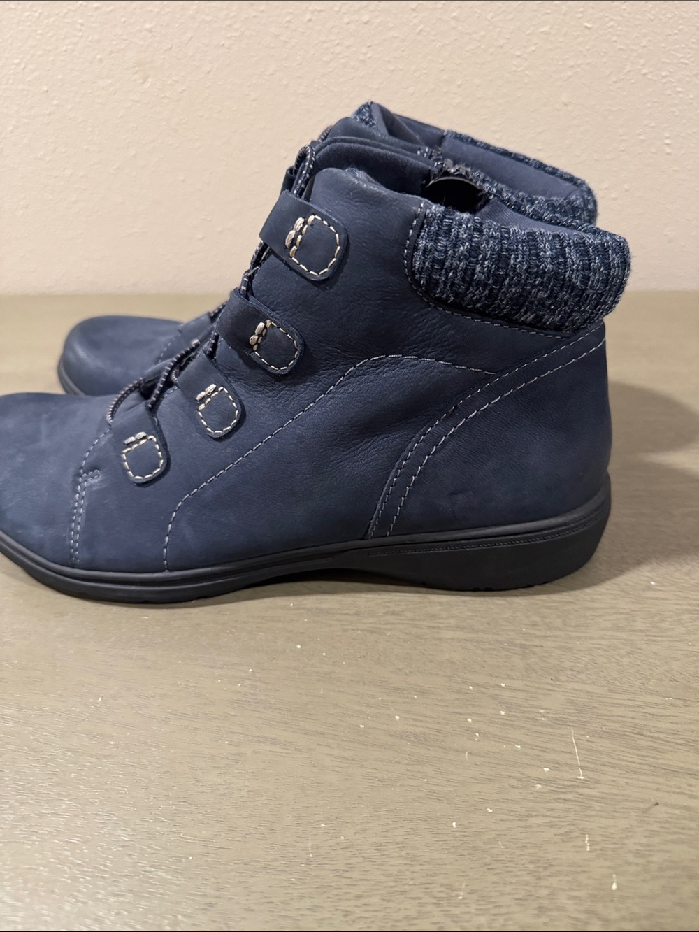 Clarks Navy Zipper Ankle Booties size 8.5 - Picture 6 of 8